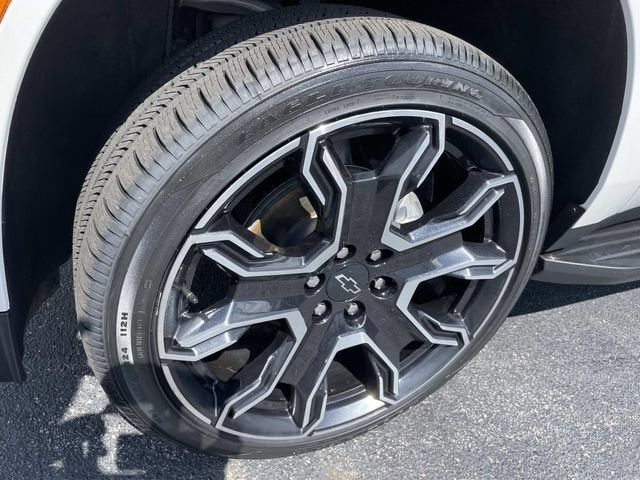 2025 Chevrolet Suburban RST