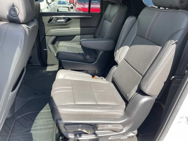 2025 Chevrolet Suburban RST