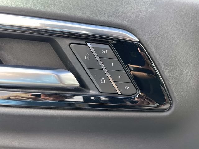 2025 Chevrolet Suburban RST