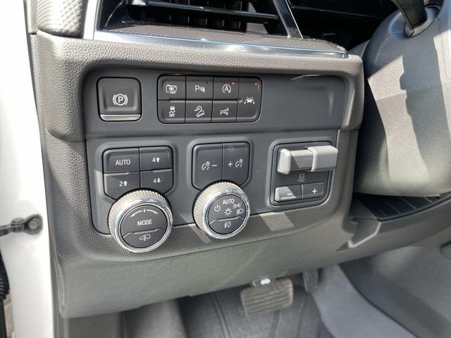 2025 Chevrolet Suburban RST