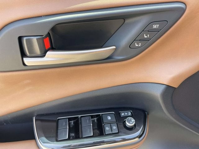 2025 Toyota Crown Signia Limited