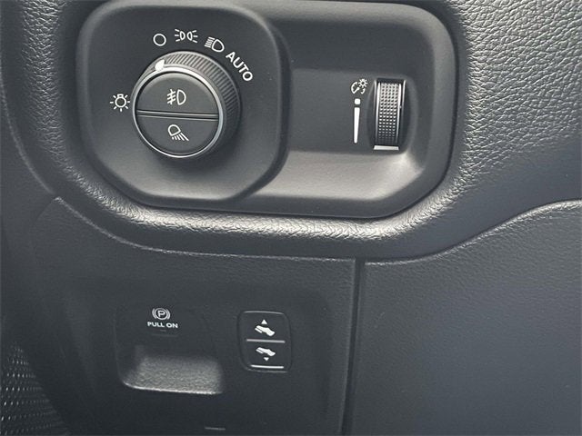 2021 RAM 1500 Big Horn Crew Cab 4x2 5'7" Box