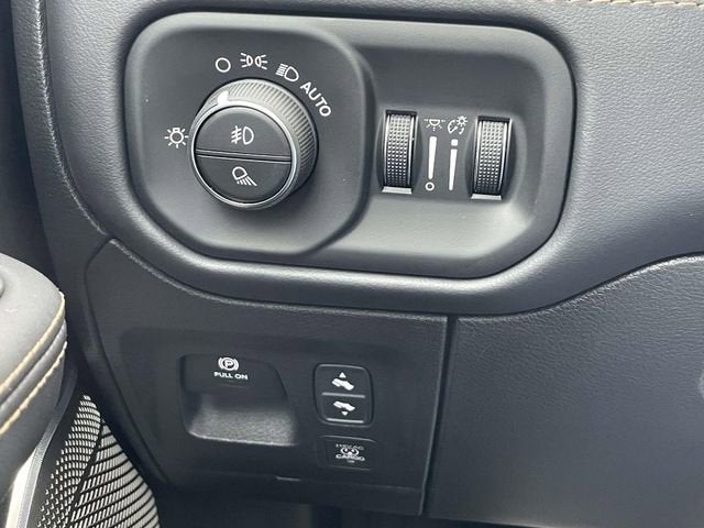 2026 RAM 1500 Tungsten Crew Cab 4x4 5'7" Box