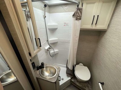 2022 Ford E-Series Stripped Chassis Base