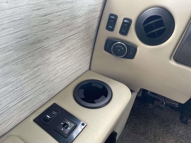 2022 Ford E-Series Stripped Chassis Base