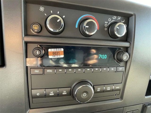 2025 GMC Savana Passenger 3500 LT