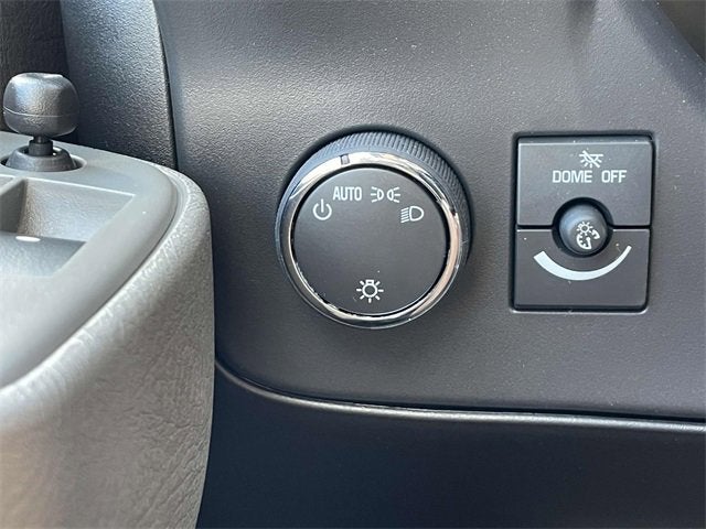 2025 GMC Savana Passenger 3500 LT