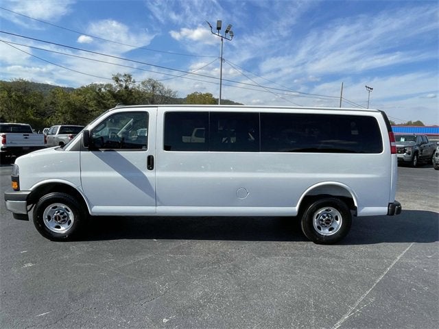 2025 GMC Savana Passenger 3500 LT