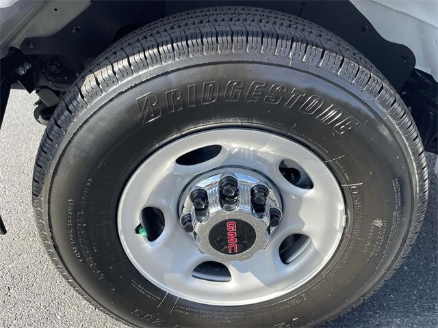 2025 GMC Savana Passenger 3500 LT