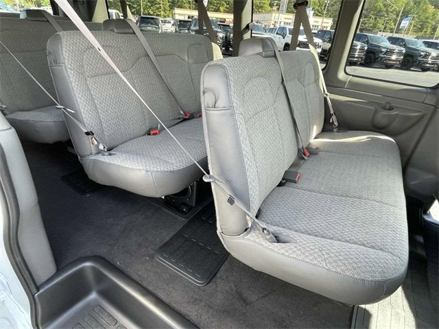 2025 GMC Savana Passenger 3500 LT