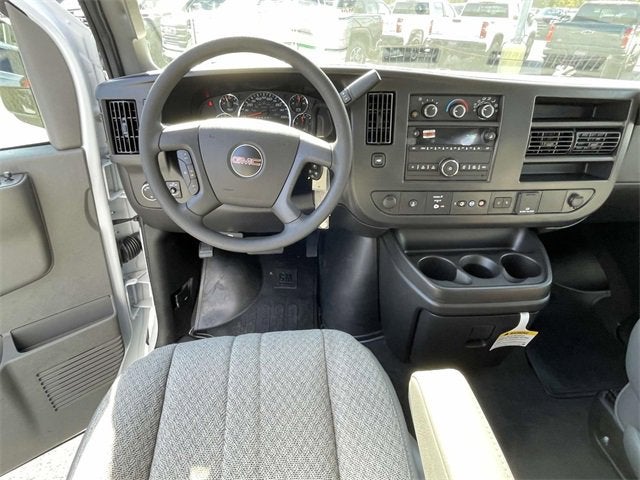 2025 GMC Savana Passenger 3500 LT
