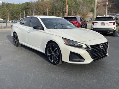 2023 Nissan Altima SR FWD