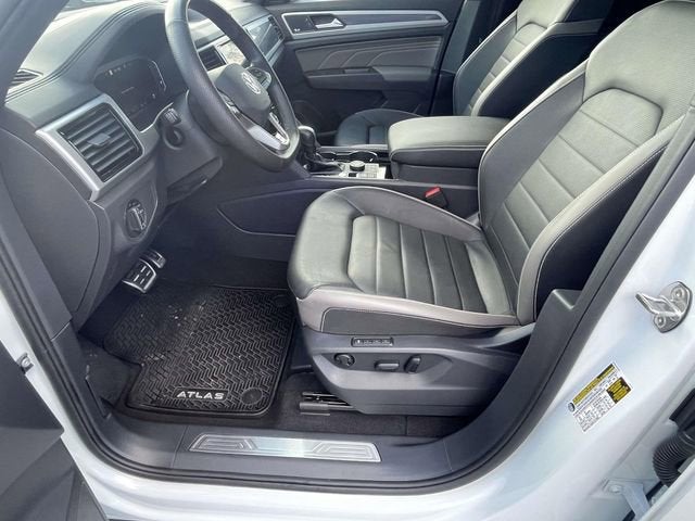 2023 Volkswagen Atlas Cross Sport 3.6L V6 SEL Premium R-Line