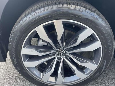 2023 Volkswagen Atlas Cross Sport 3.6L V6 SEL Premium R-Line