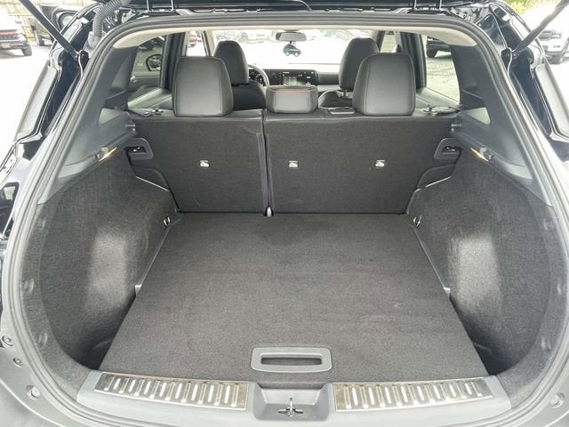 2025 Nissan Kicks SR FWD