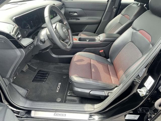 2025 Nissan Kicks SR FWD
