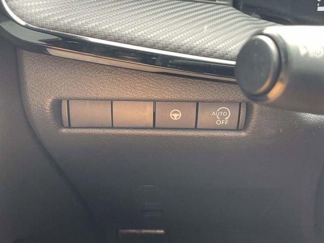 2025 Nissan Kicks SR FWD