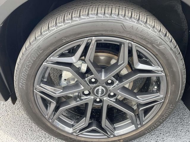 2025 Nissan Kicks SR FWD