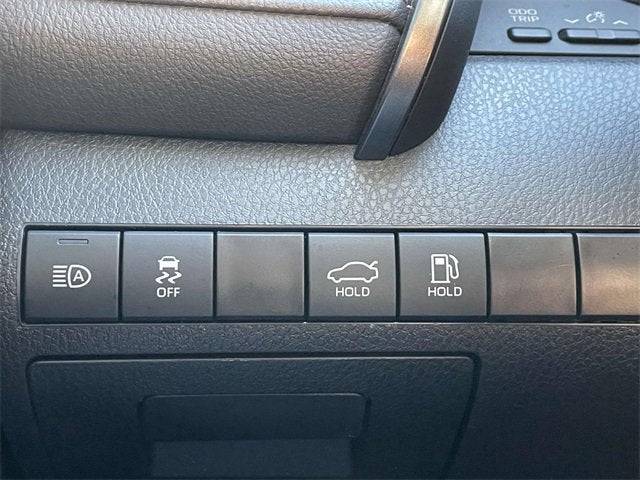 2024 Toyota Camry Hybrid SE