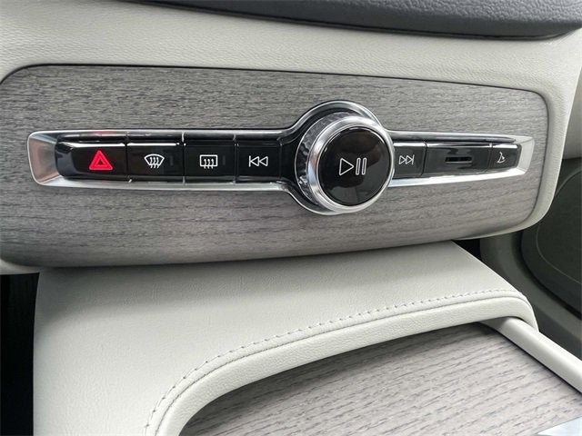 2023 Volvo XC90 B6 Ultimate 7-Seater