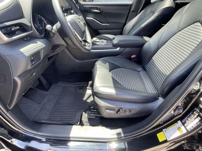 2022 Toyota Highlander XSE