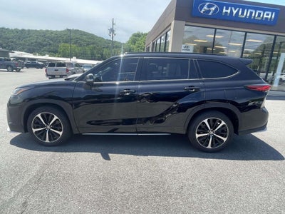 2022 Toyota Highlander XSE