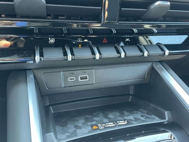 2026 Chevrolet Colorado Z71 - Photo 14