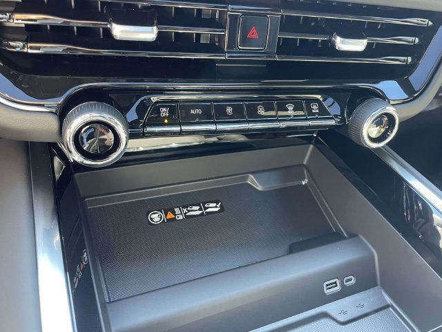 2027 Chevrolet Tahoe Z71 - Photo 17