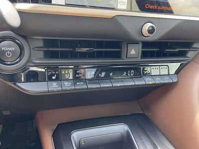 2025 Toyota Crown Signia Limited