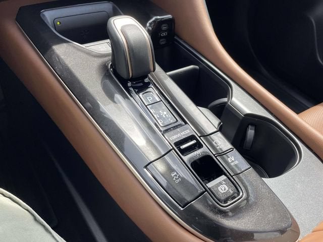 2025 Toyota Crown Signia Limited